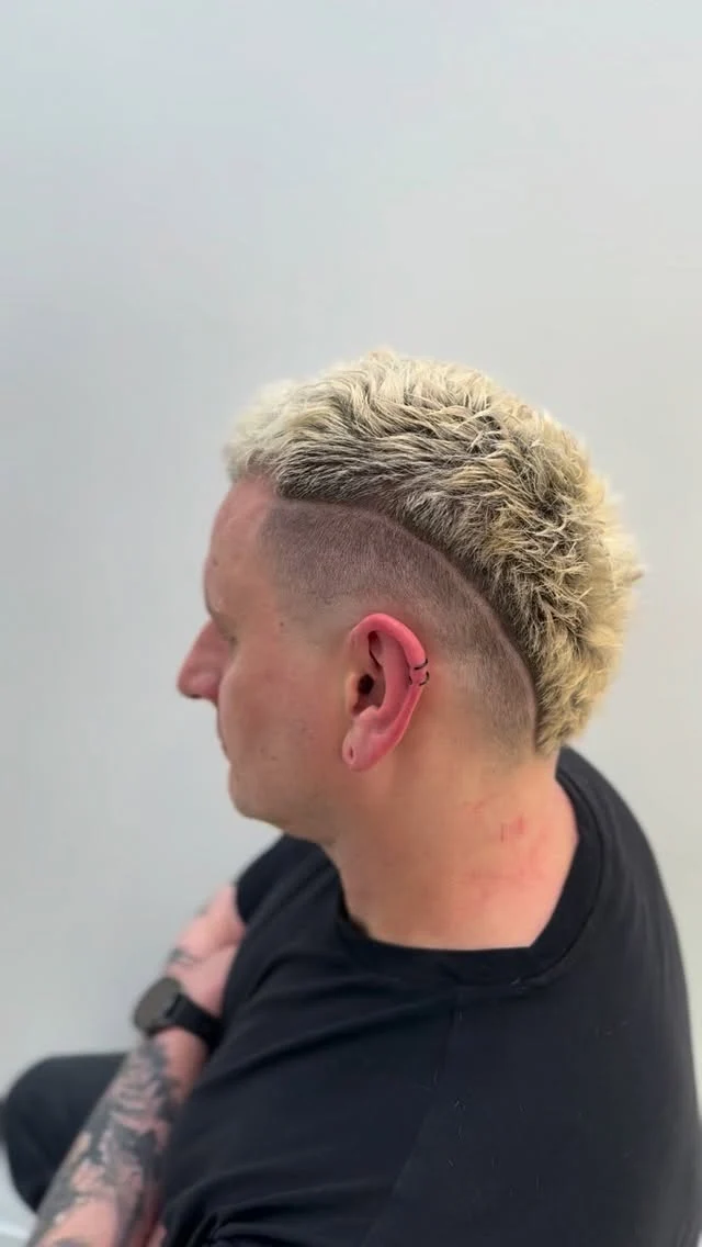 Blond met een strak design